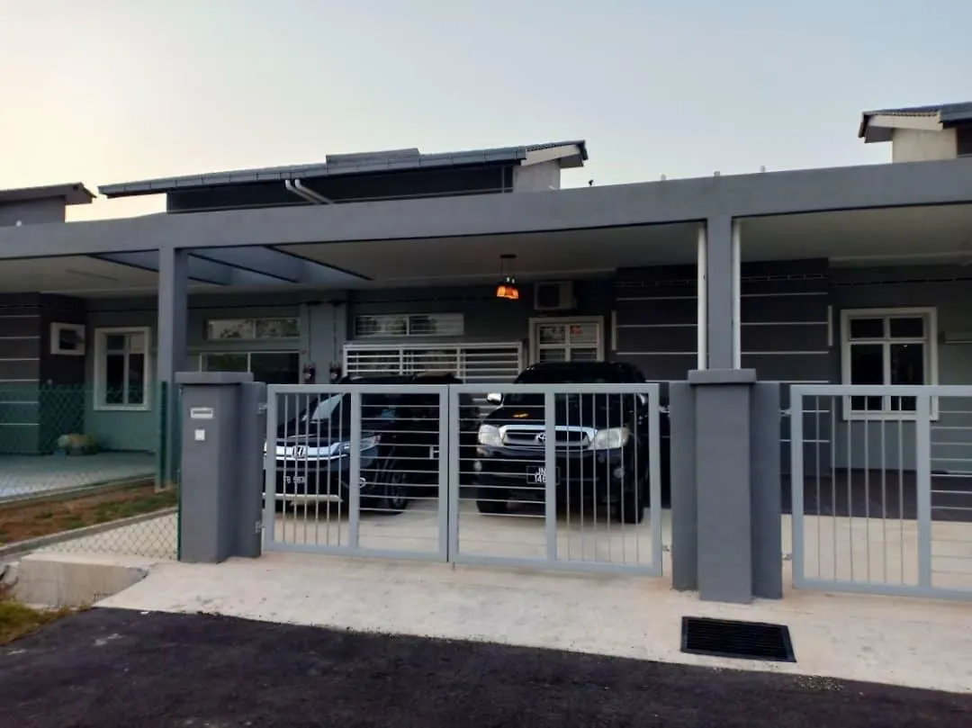 Ana Homestay Ayer Keroh Melaka